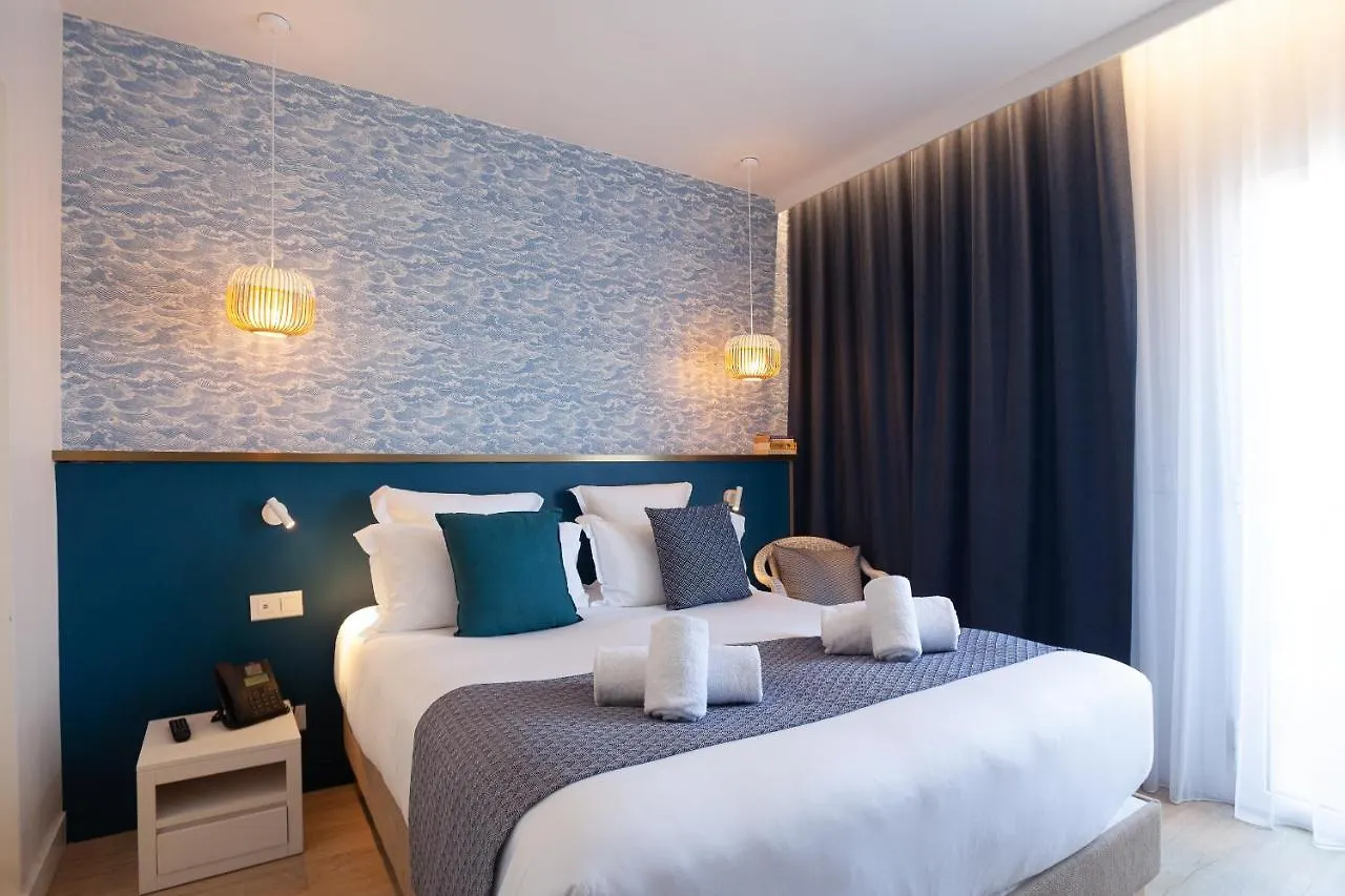 Hotel La Piscine Le Lavandou 4*,