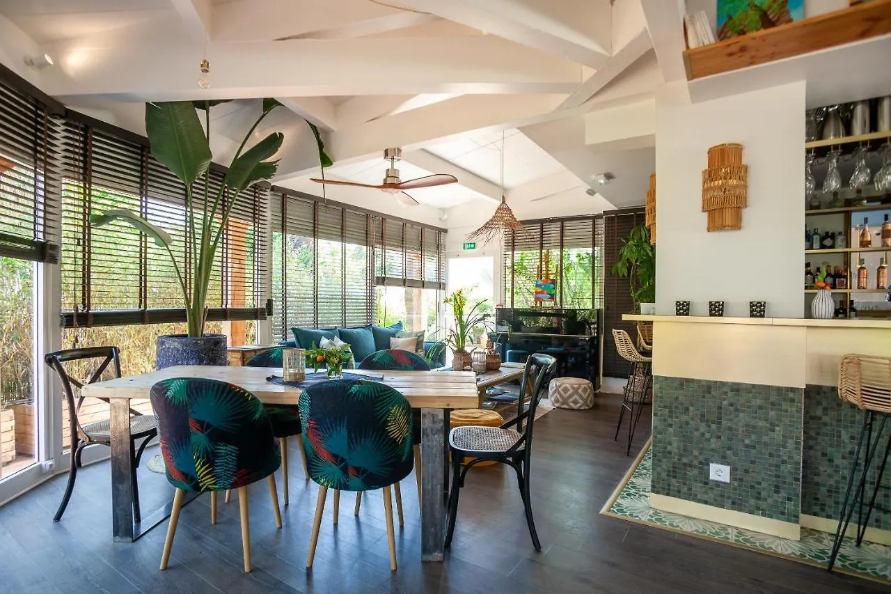 Hotel La Piscine Le Lavandou 4*,