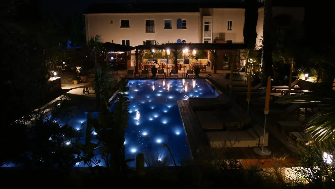 Hotel La Piscine Le Lavandou