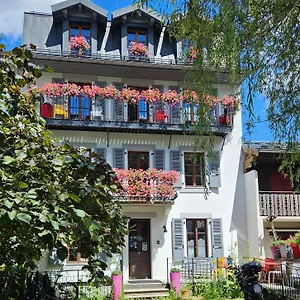 hotel-du-clocher.hotels-rhonealpes.com/